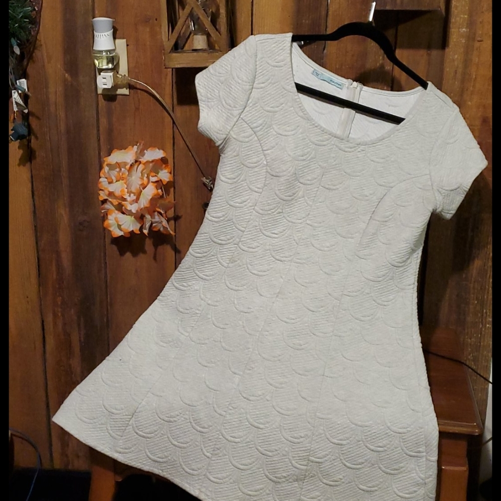 Dress - Picture 3 of 4